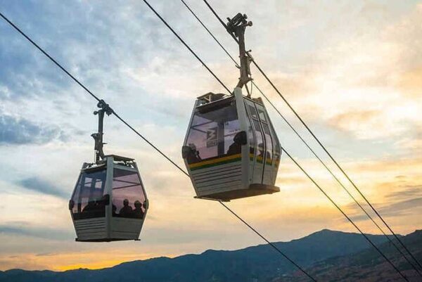 Tour Privado sobre Pablo Escobar con Teleférico en Medellín